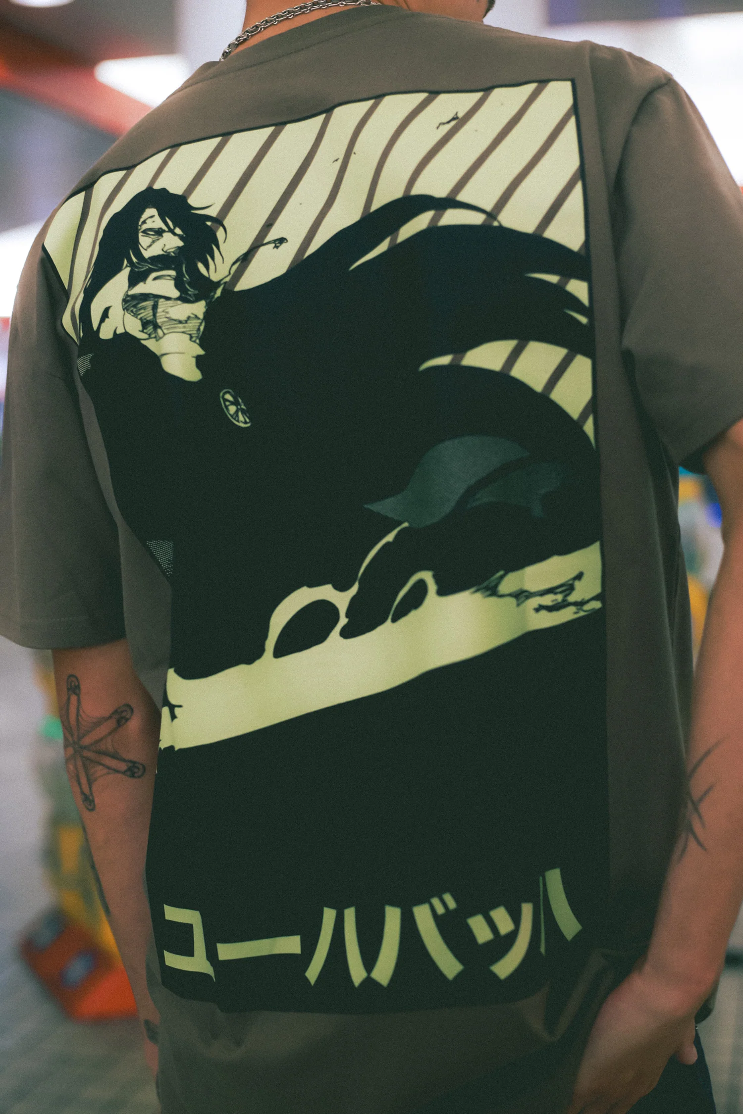 BLEACH's Thousand-Year Blood War Arc Yhwach Stance Tee - Walnut 2 BLEACH's Thousand-Year Blood War Arc Yhwach Stance Tee - Walnut