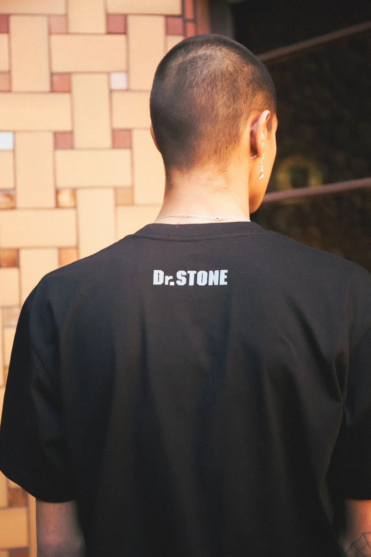 Dr. STONE Kohaku Beauty Science Tee - Black 6 Dr. STONE Kohaku Beauty Science Tee - Black